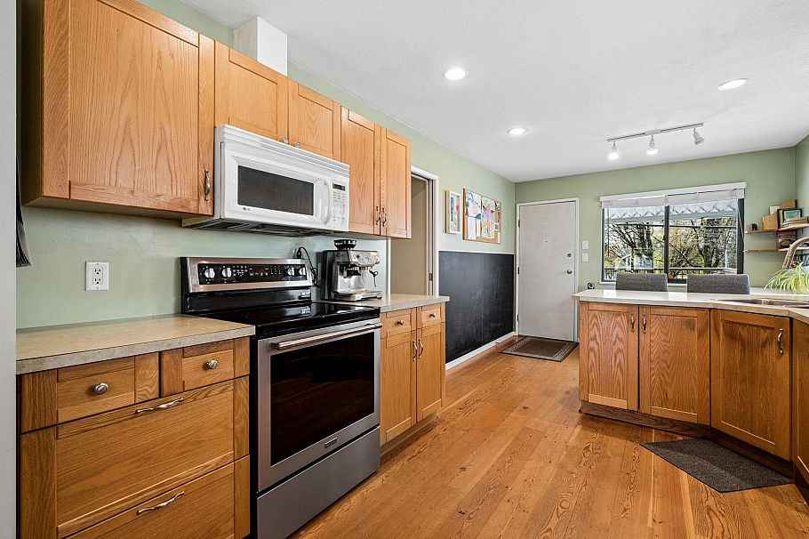 2050 E 13th Avenue Vancouver, BC - 15