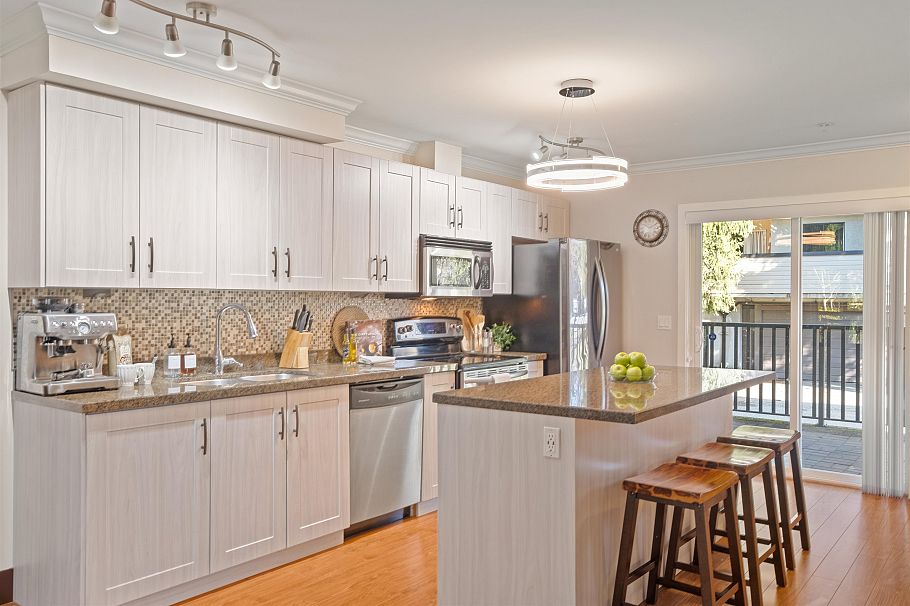 1127 St. Andrews Avenue North Vancouver, BC - 12
