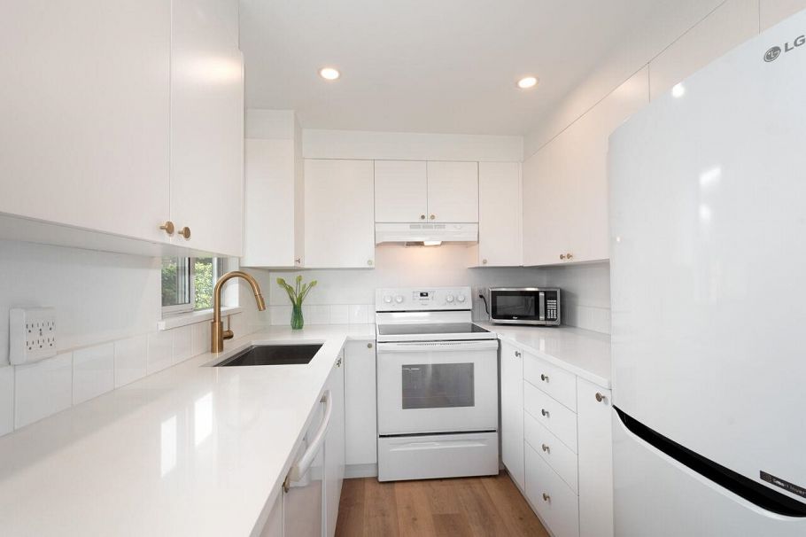 208 2211 Wall Street Vancouver, BC - 17