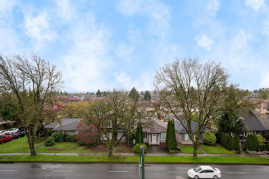2 128 W Woodstock Avenue Vancouver, BC - 9