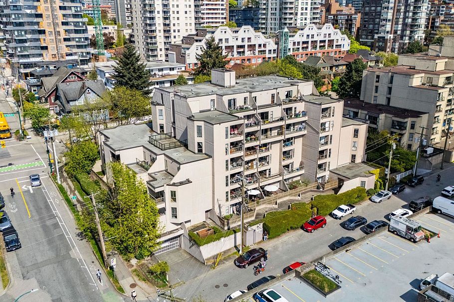 215 1080 Pacific Street Vancouver, BC - 23