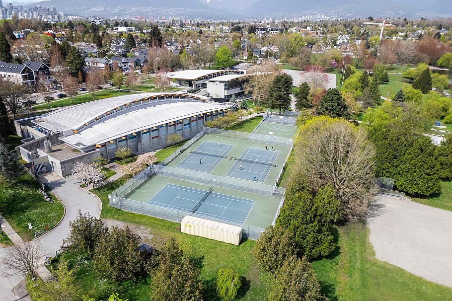2050 E 13th Avenue Vancouver, BC - 5