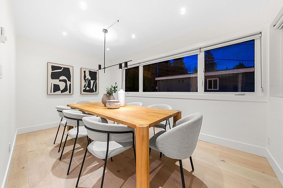 1140 W 17 Street North Vancouver, BC - 25