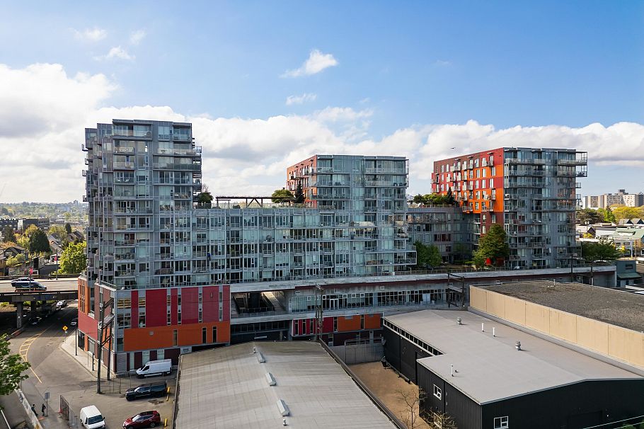 909 955 E Hastings Street Vancouver, BC - 1