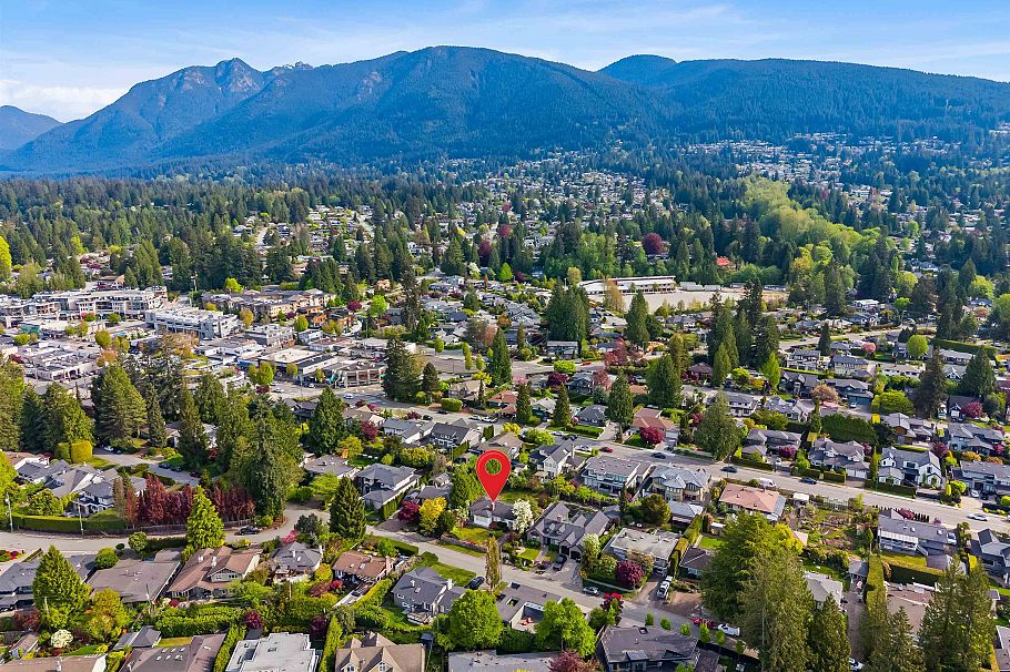 2762 Newmarket Drive North Vancouver, BC - 28