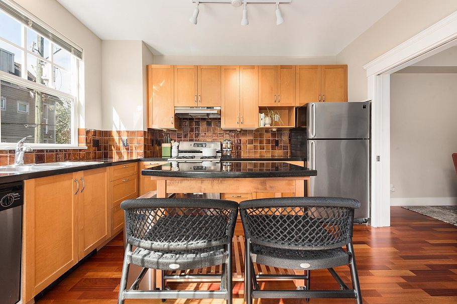 888 W 15th Avenue Vancouver, BC - 13
