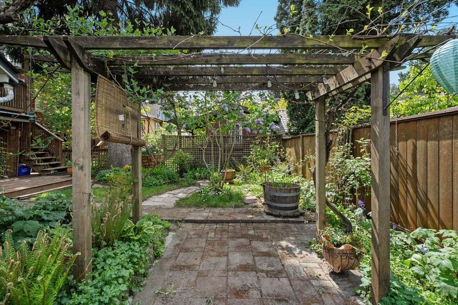 1117 Semlin Drive Vancouver, BC - 37