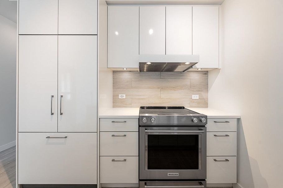 204 711 W 14th Street North Vancouver, BC - 7
