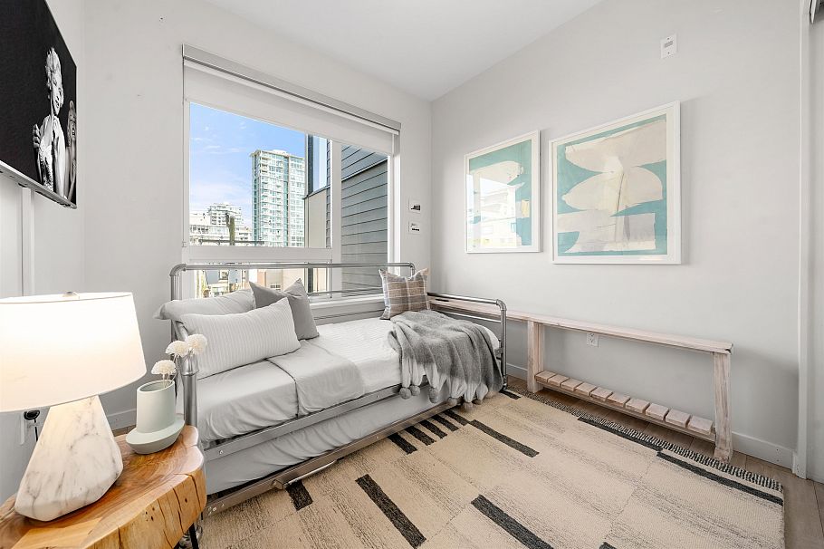 301 123 W 1st Street North Vancouver, BC - 13