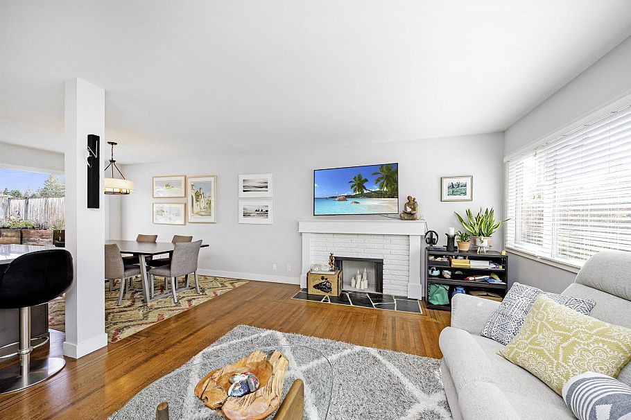 1388 E 20th Street North Vancouver, BC - 8