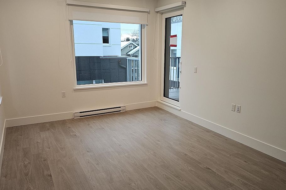 316 2250 E 1 Avenue Vancouver, BC - 4