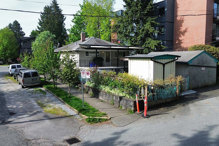 1385 E 7th Avenue Vancouver, BC - 8