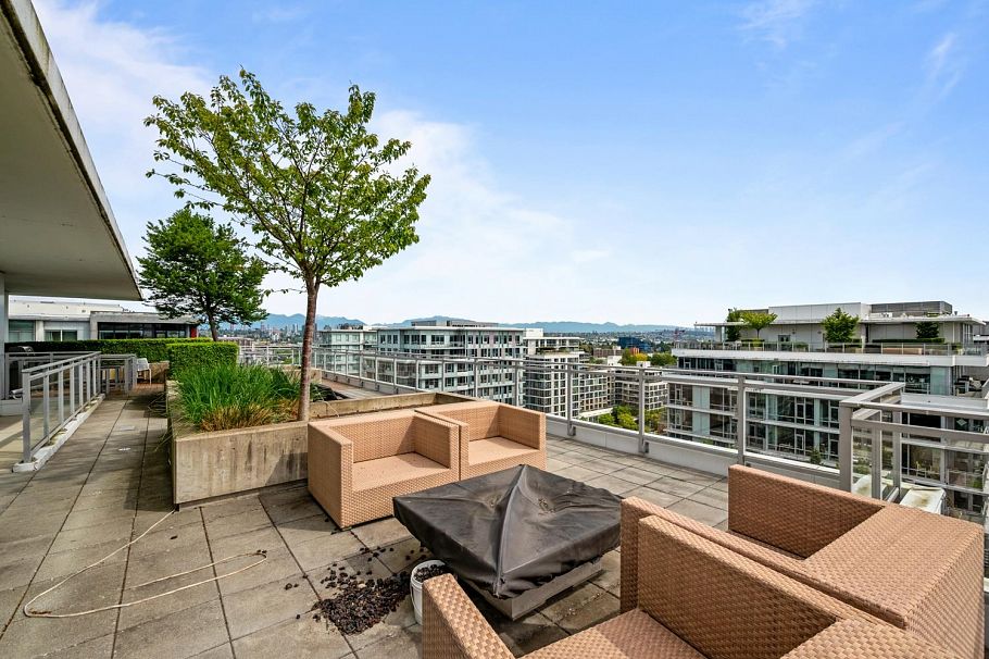 911 8800 Hazelbridge Way Richmond, BC - 22