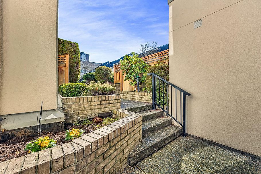 103 245 W 15th Street North Vancouver, BC - 19