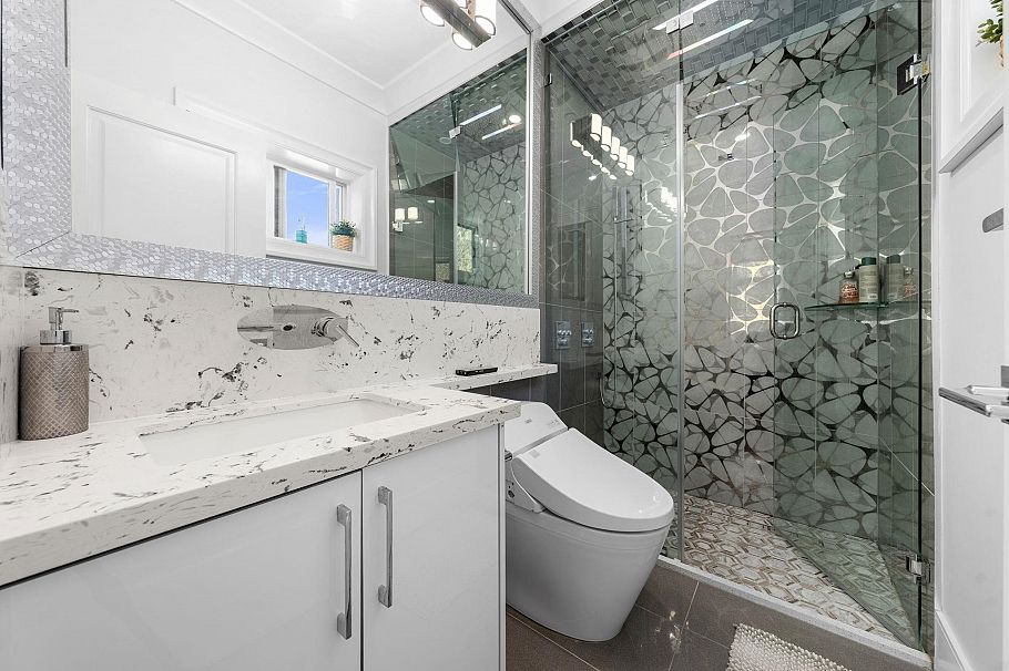 3419 E 48th Avenue Vancouver, BC - 35