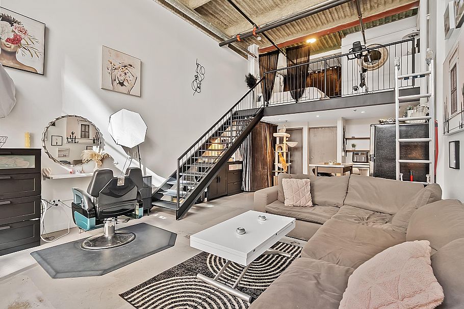 205 234 E 5th Avenue Vancouver, BC - 2