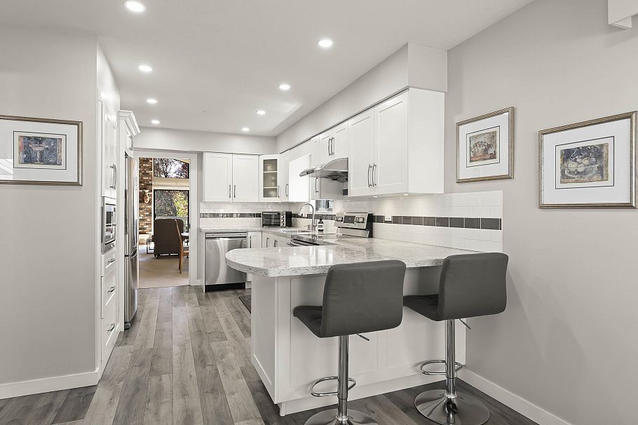 3765 W 30th Avenue Vancouver, BC - 17