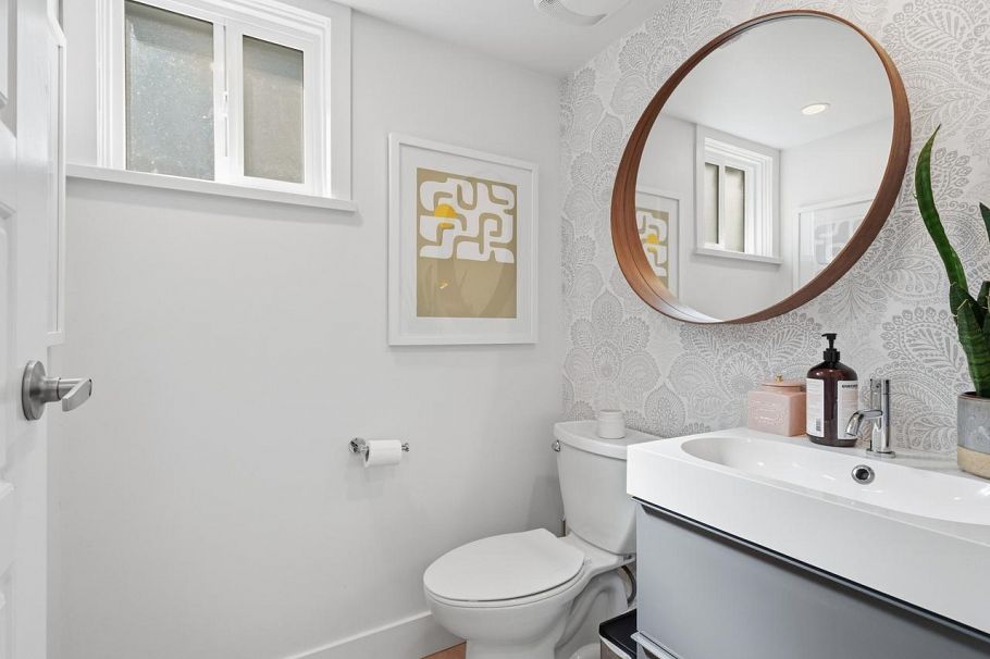 1516 Mcnair Drive North Vancouver, BC - 8