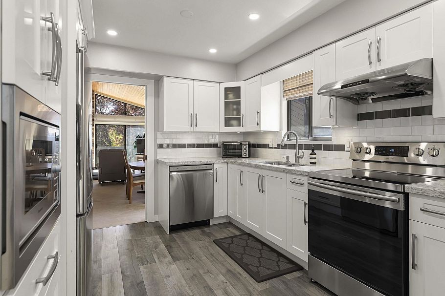 3765 W 30th Avenue Vancouver, BC - 19