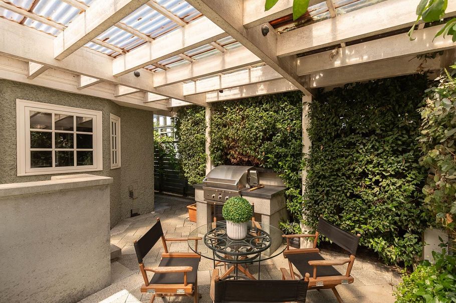 5976 Alma Street Vancouver, BC - 25