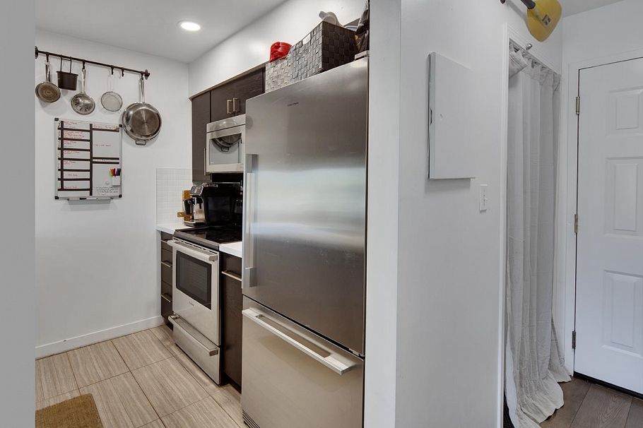207 3280 W Broadway Vancouver, BC - 17