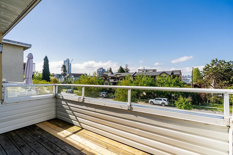 238 W 4th Street North Vancouver, BC - 21