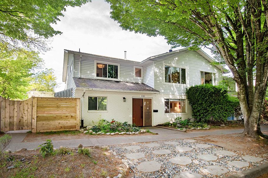 3385 Ontario Street Vancouver, BC - 2