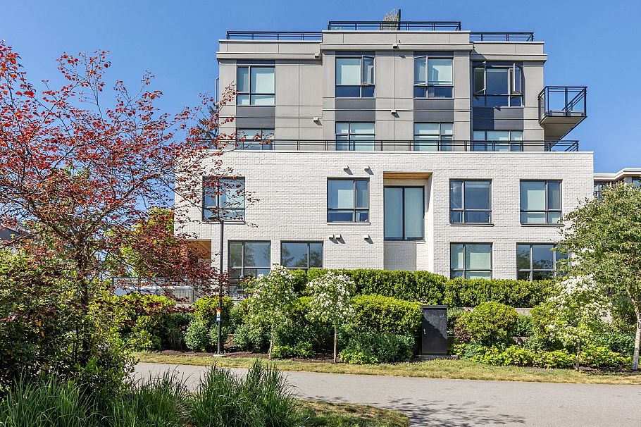 201 707 E 3rd Street North Vancouver, BC - 32