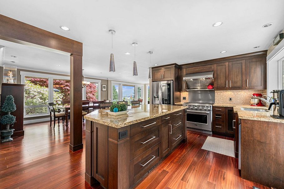 871 Fairway Drive North Vancouver, BC - 4