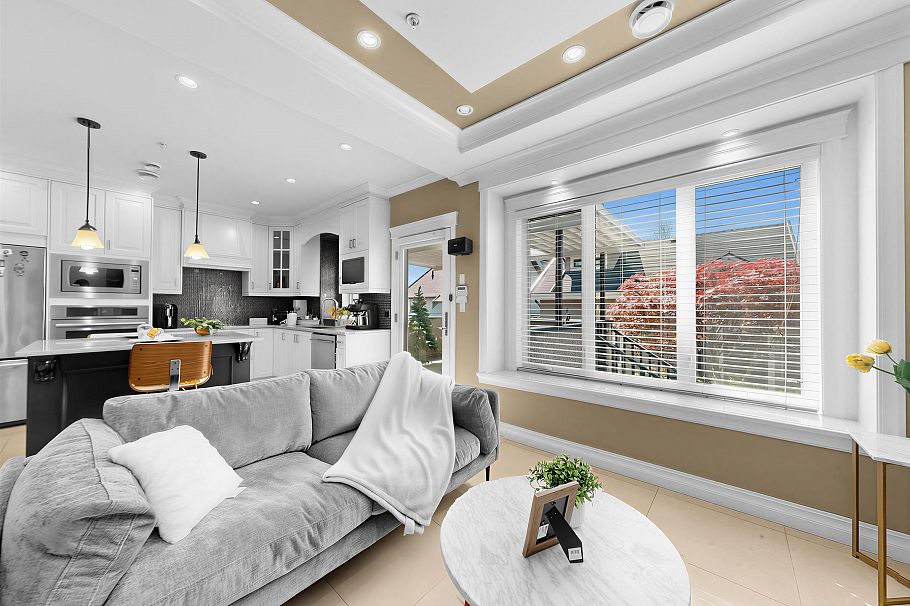 2456 E 45th Avenue Vancouver, BC - 6