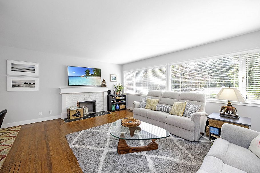 1388 E 20th Street North Vancouver, BC - 6