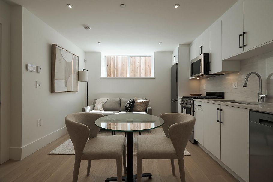 2258 Garden Drive Vancouver, BC - 23