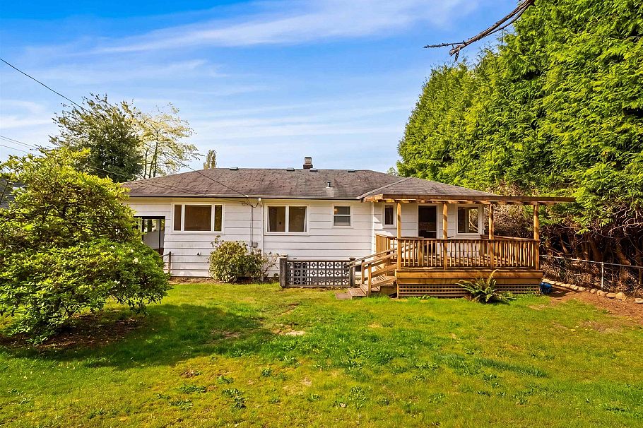 2762 Newmarket Drive North Vancouver, BC - 22