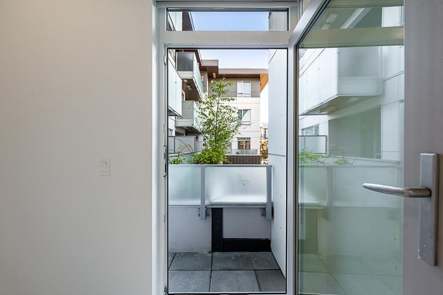 204 711 W 14th Street North Vancouver, BC - 6