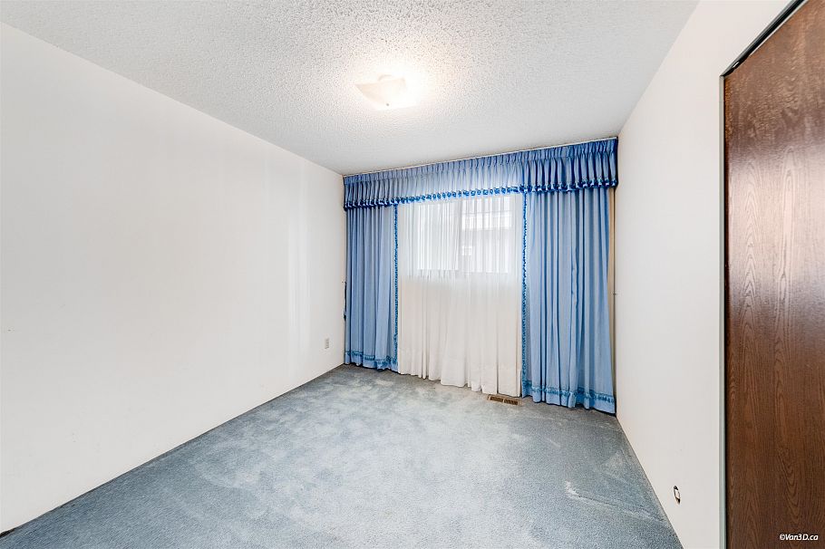 586 E 59th Avenue Vancouver, BC - 28
