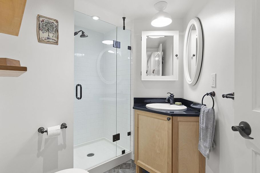 1485 Kitchener Street Vancouver, BC - 7