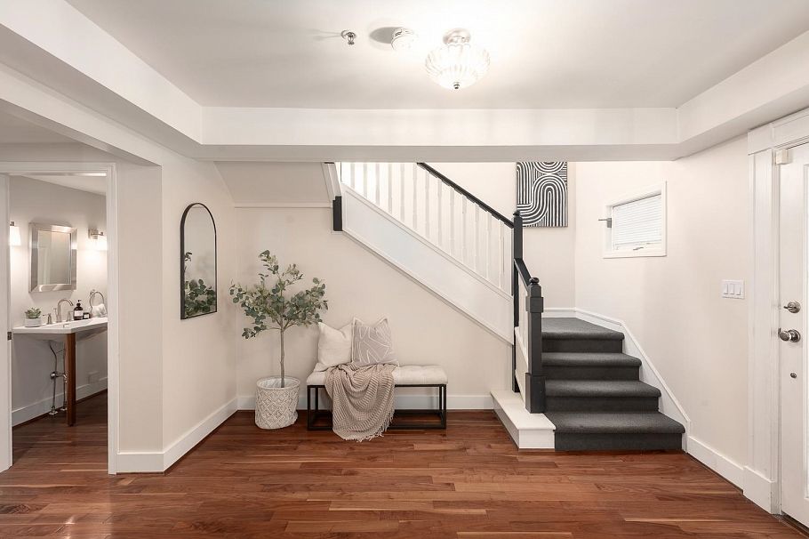 1935 W 12th Avenue Vancouver, BC - 4