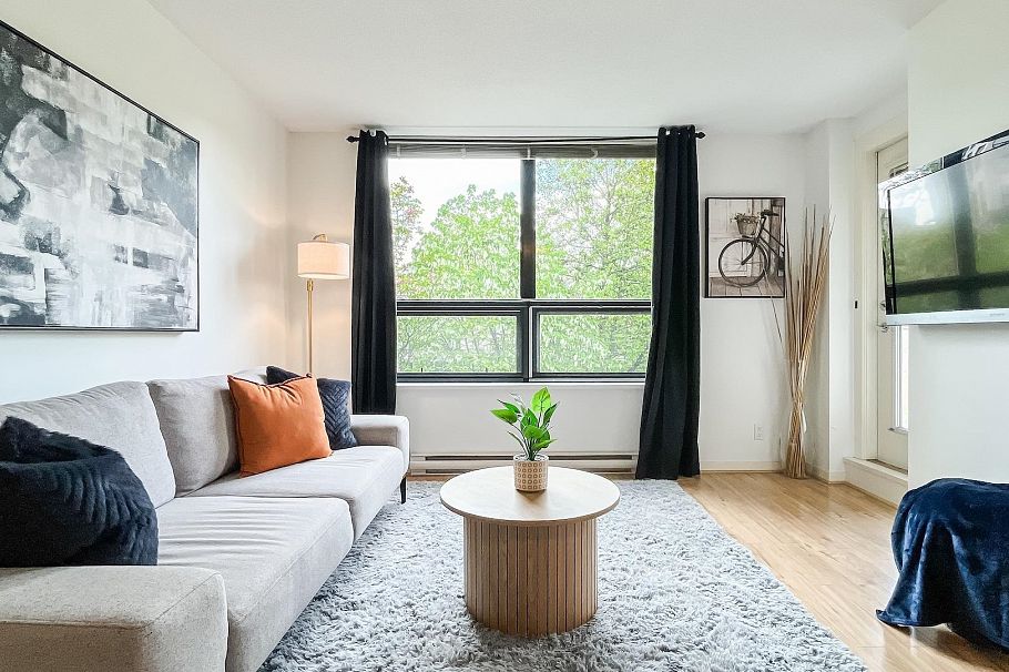 305 3638 Vanness Avenue Vancouver, BC - 1