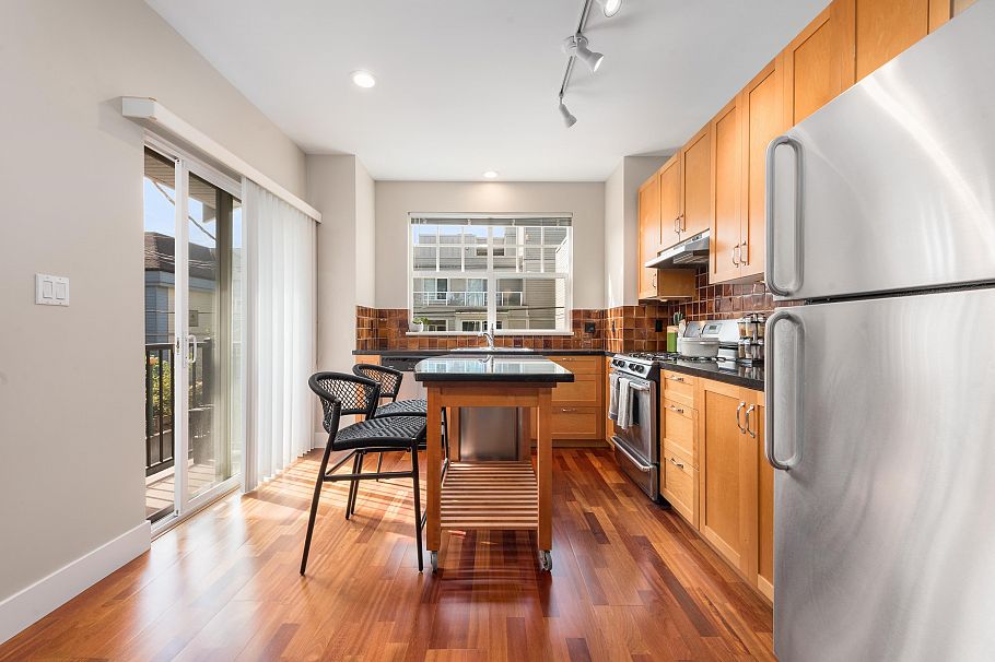 888 W 15th Avenue Vancouver, BC - 11