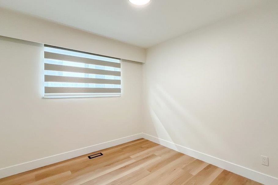 320 E 57th Avenue Vancouver, BC - 20