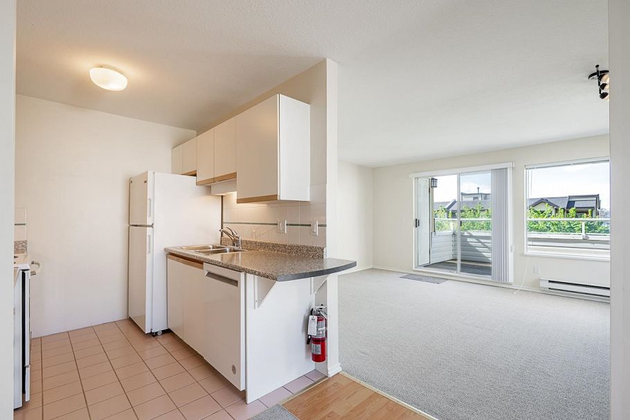 238 W 4th Street North Vancouver, BC - 17