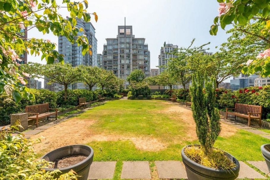 1107 788 Richards Street Vancouver, BC - 23