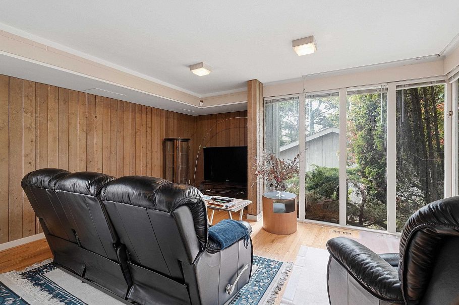792 W 54th Avenue Vancouver, BC - 9