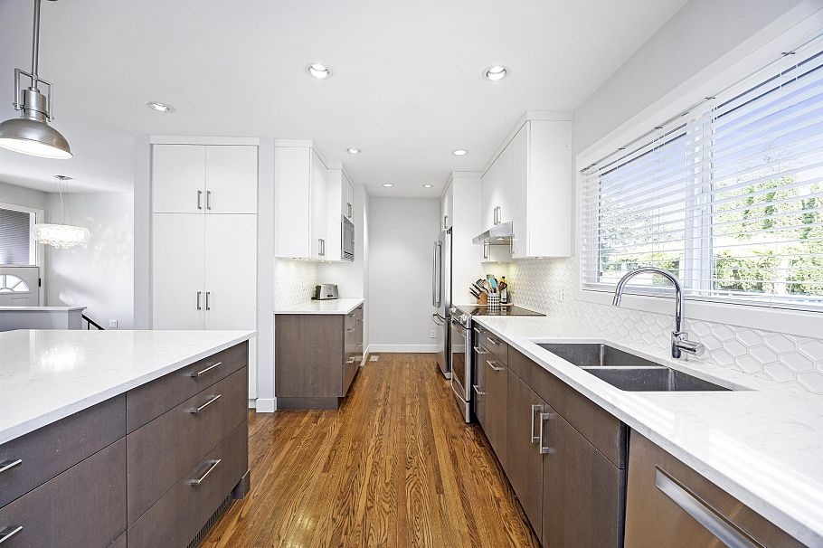 1388 E 20th Street North Vancouver, BC - 3