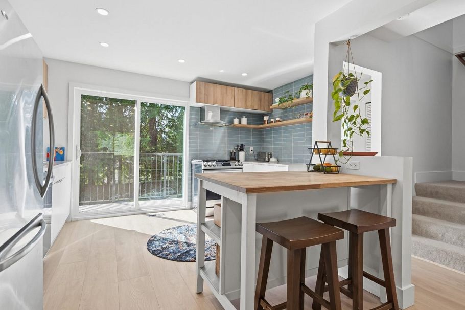 1516 Mcnair Drive North Vancouver, BC - 10