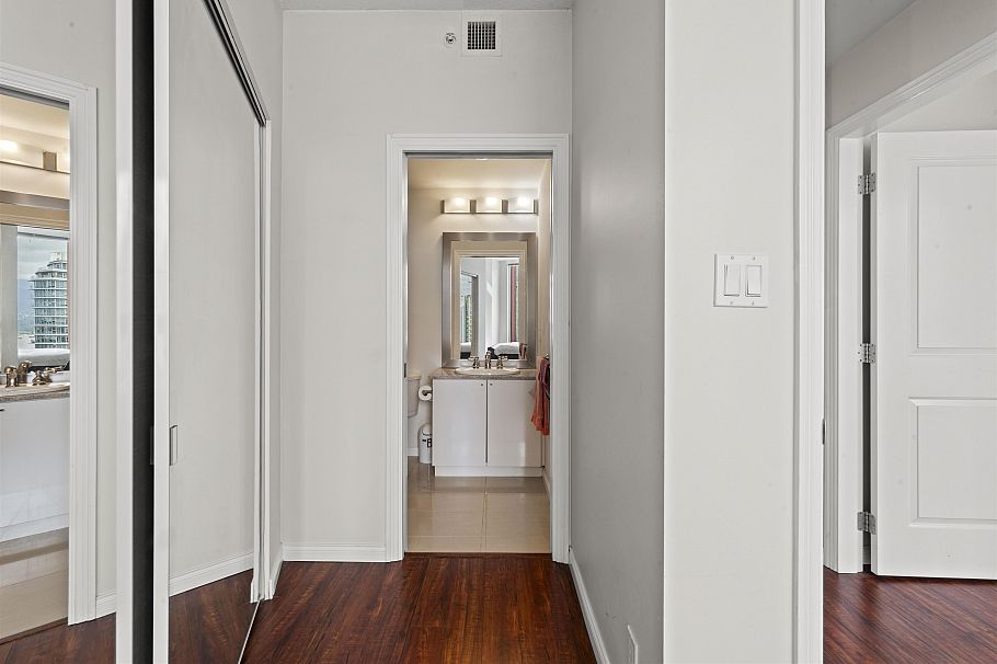 1705 1211 Melville Street Vancouver, BC - 22