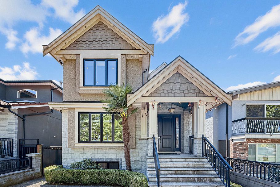 2456 E 45th Avenue Vancouver, BC - 30