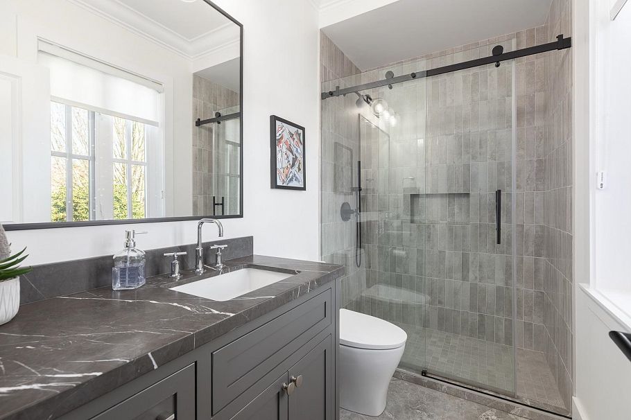 2958 W 40th Avenue Vancouver, BC - 24
