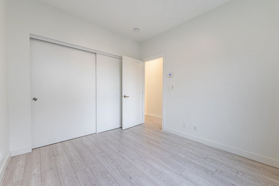 204 711 W 14th Street North Vancouver, BC - 20