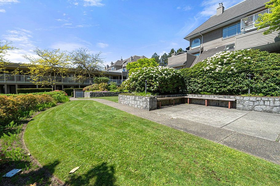 202 1000 Bowron Court North Vancouver, BC - 32